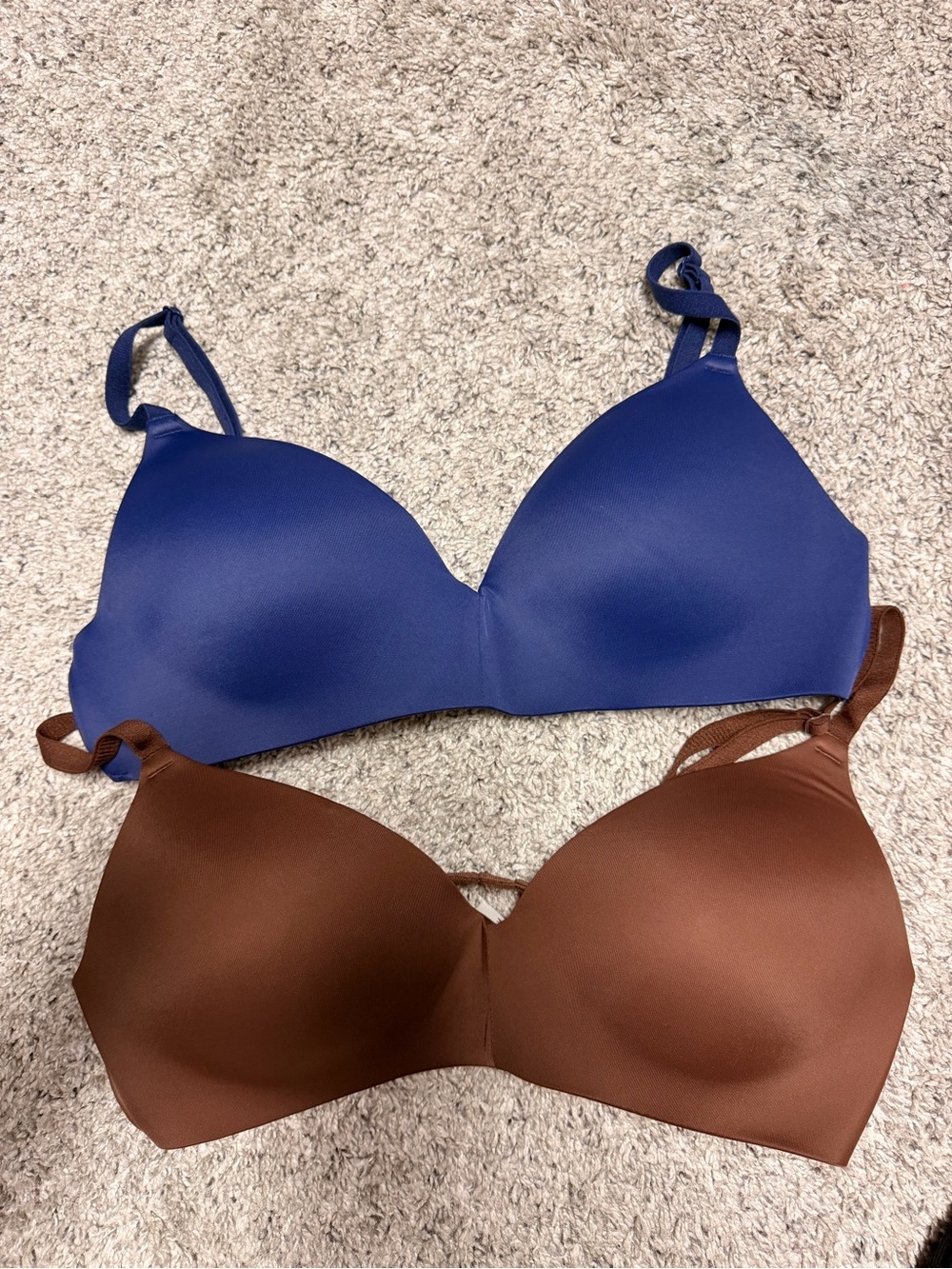 PINK Victoria's Secret Wear Everywhere Wireless Push-Up Bras (2)